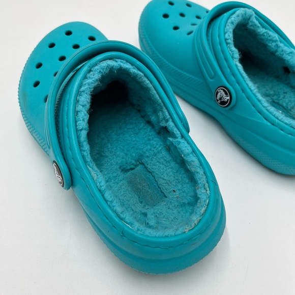 Toddler/kid child size 13 crocs blue lined/sherpa - Picture 3 of 6